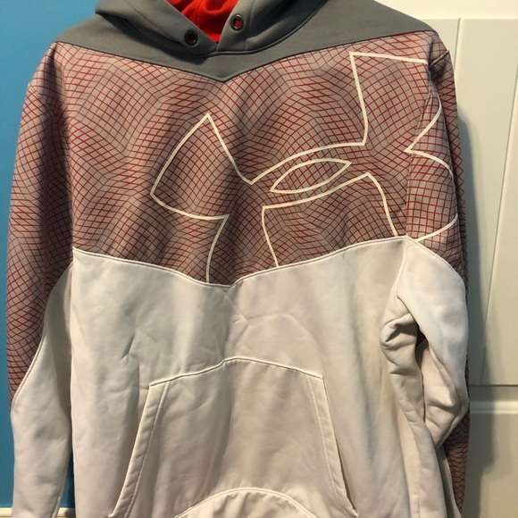 Under Armour Other - Underarmour sweatshirt